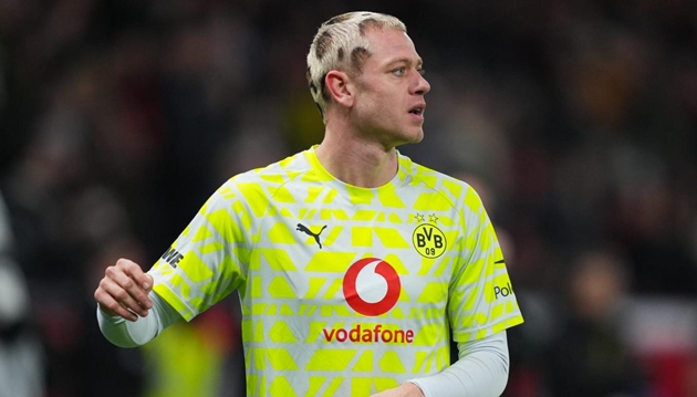 Barcelona khó theo đuổi Julian Ryerson của Dortmund