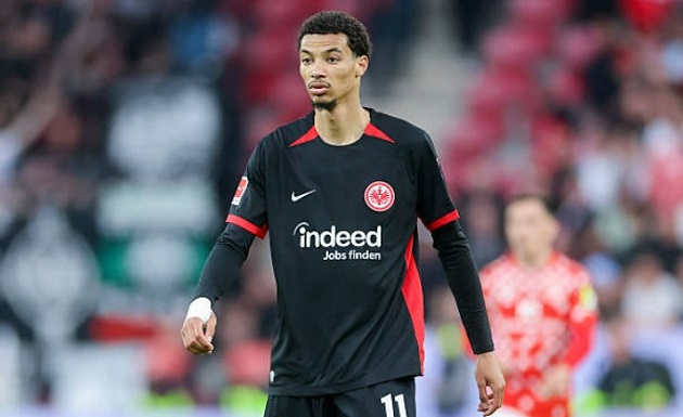 Chelsea đàm phán tích cực vụ Ekitike, chờ chốt giá với Frankfurt