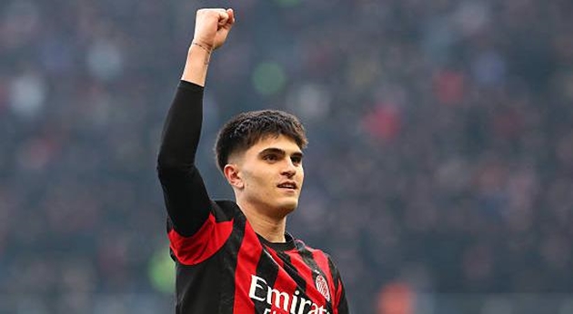 Chuyển nhượng sáng 17/12: Arsenal nhắm sao trẻ AC Milan; Man United tính bán Zirkzee