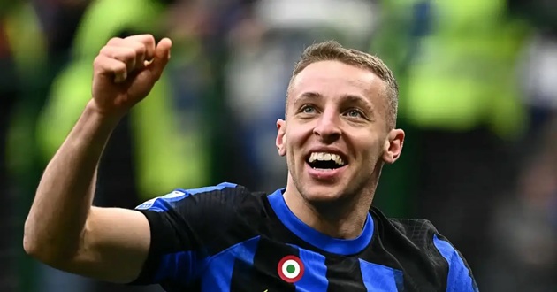 Liverpool nhắm Davide Frattesi, nhưng liệu có thừa người?