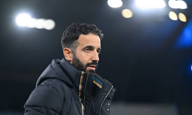 Ngân sách 100 triệu bảng và bài toán khó của MU