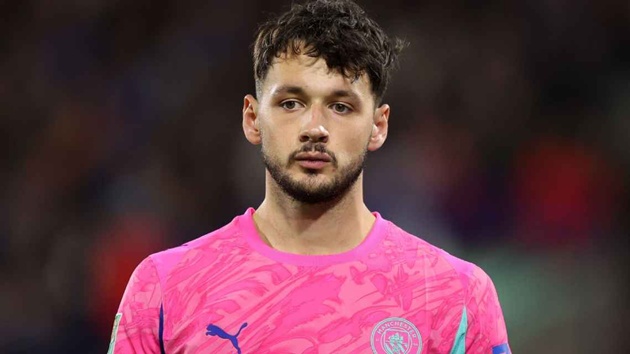 Trafford sẽ ở lại Man City, Guardiola xác nhận