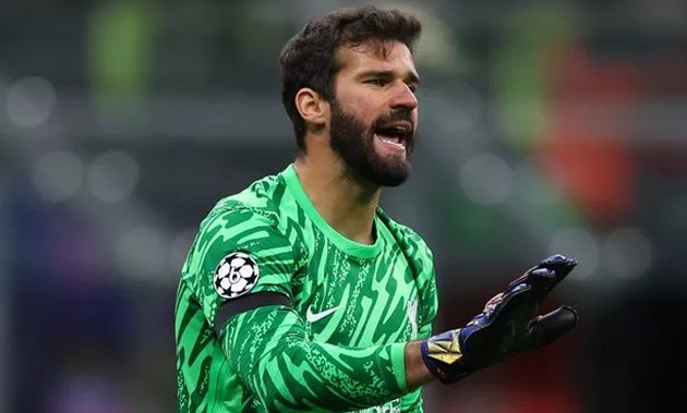 Arne Slot: “Alisson vẫn sẽ là thủ môn số một sau khi trở lại”