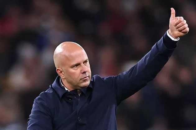 Arne Slot đau đầu với lựa chọn trên hàng công Liverpool