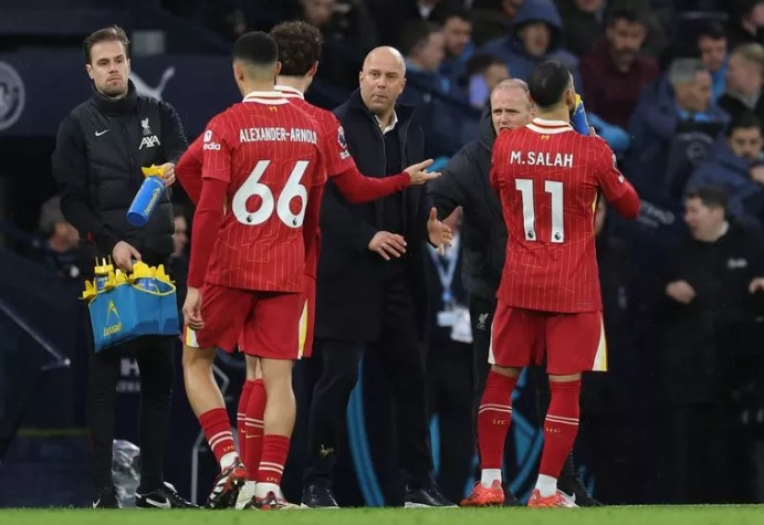 Chiến thuật của Slot giúp Liverpool đánh bại City, nhưng vẫn còn vấn đề lớn cần giải quyết