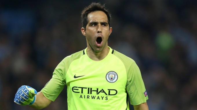 CHÍNH THỨC! Claudio Bravo giải nghệ