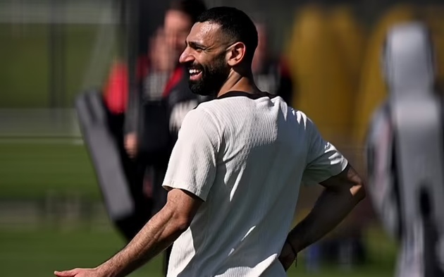 Liverpool giữ chân Salah, Carragher lại “troll nhẹ”