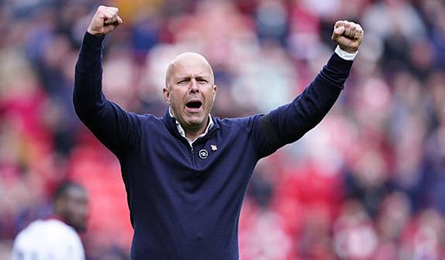 Liverpool nắm lợi thế lớn, Arne Slot vẫn thận trọng