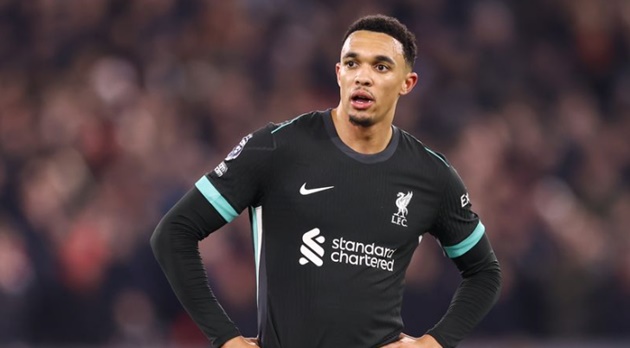 Liverpool nhận tin không vui từ Alexander-Arnold