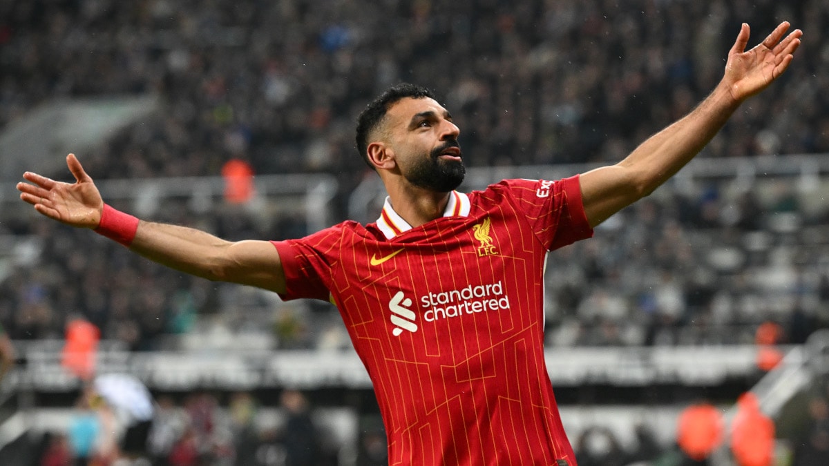 Liverpool thắng kịch tính, Salah lại tạo kỷ lục
