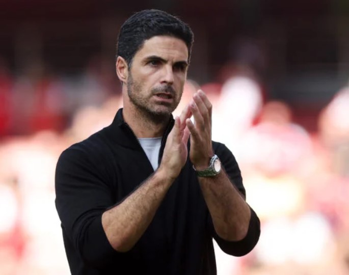 “Nếu không ký thêm bản HĐ đó, Arsenal sẽ có một kỳ chuyển nhượng mờ nhạt”