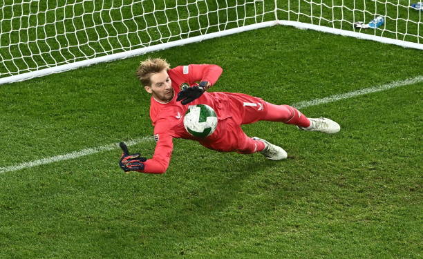 Shay Given: Muốn là số 1, Kelleher phải rời Liverpool