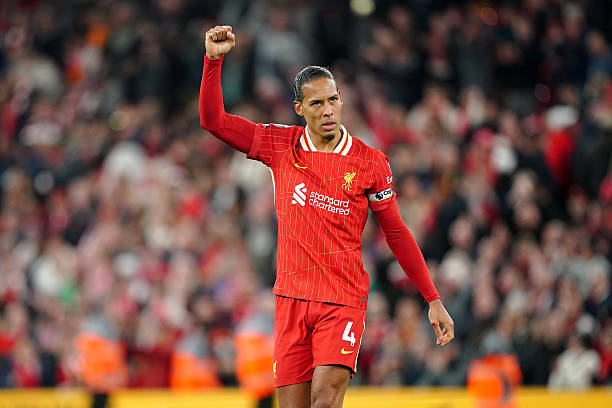 Vì sao Liverpool vẫn chưa gia hạn với Van Dijk?