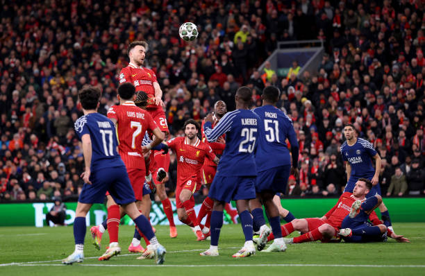 Virgil van Dijk thể hiện đẳng cấp với phát biểu sau trận thua PSG