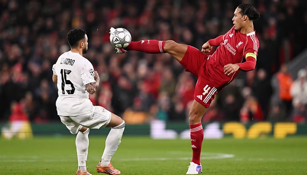 Lập hat-trick kiến tạo, Van Dijk thiết lập kỷ lục vô tiền khoáng hậu